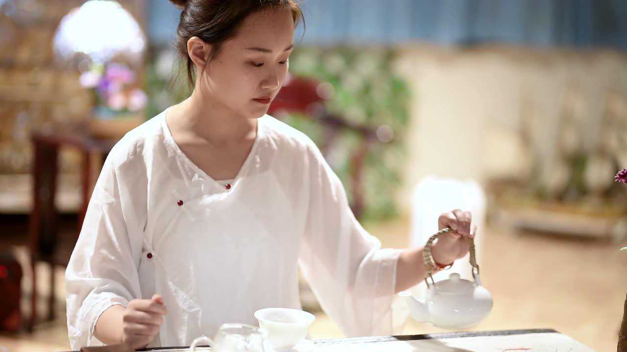 茶艺美女表演