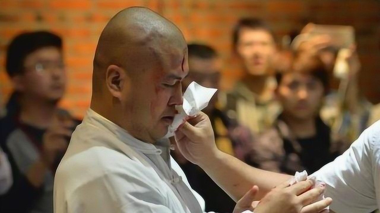 太极雷雷这次被打哭了,现场激动发言,听得好心疼_腾讯视频