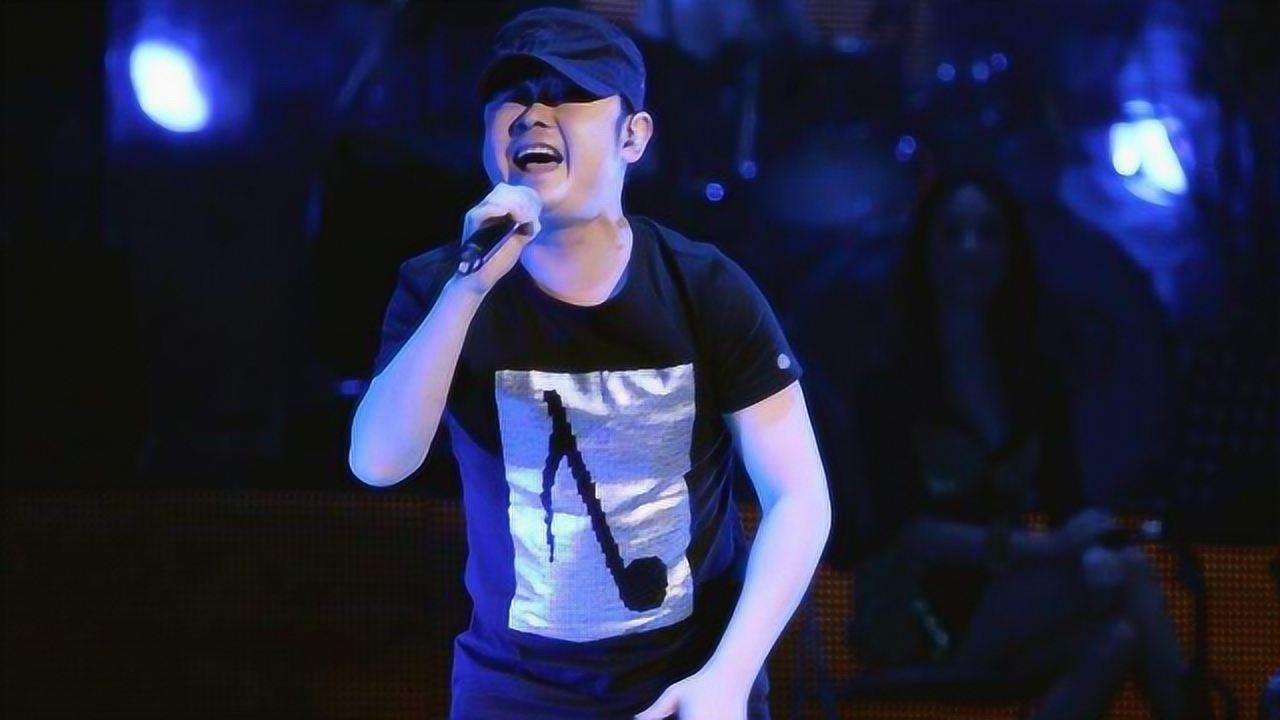 刀郎不愧是最该上春晚的男歌手,3首金曲连唱,每首都曾火遍全国