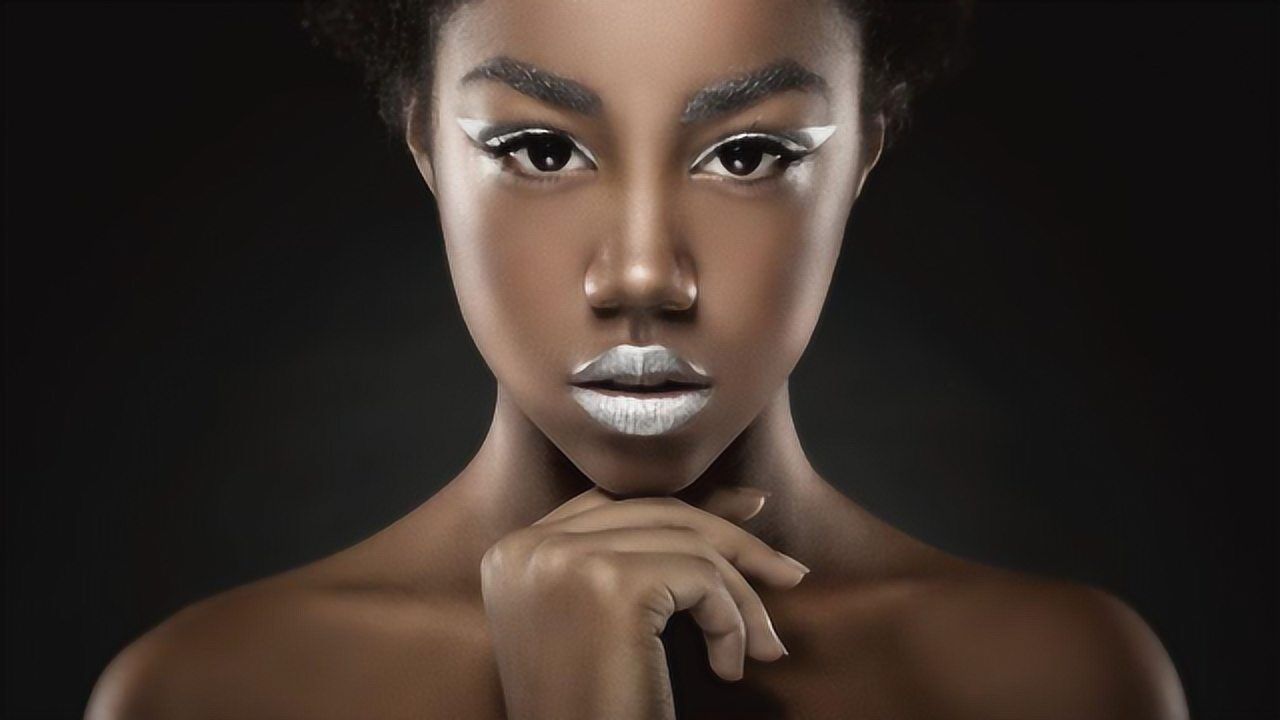 世界最美"黑人女孩",因长相太美,家人不允许她独自出门