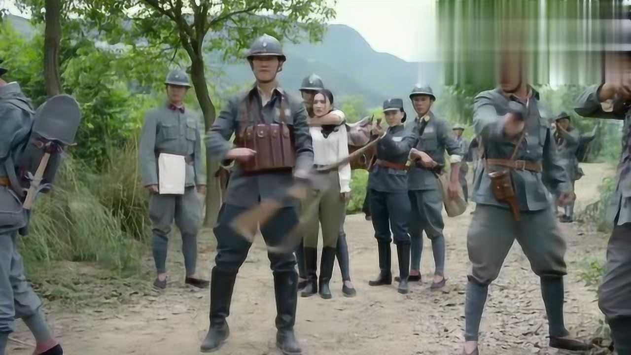 锻刀土原少佐抓了美兰没想到美智子被小刀擒住双方交换人质