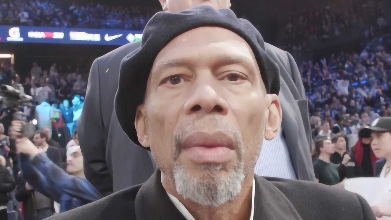 nba传奇中锋"天勾"贾巴尔为武汉加油祈福