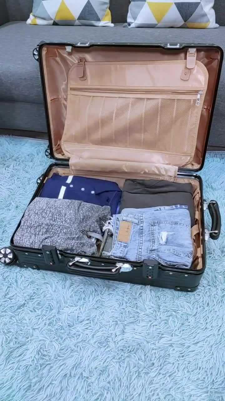 外出时衣服这样整理,省出半个行李箱的空间