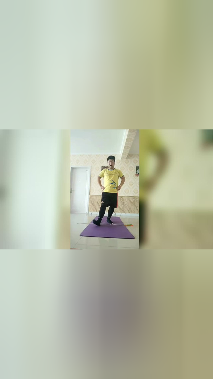 花样跳绳勾脚点地跳