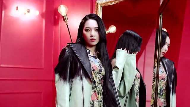 女团“卡牌”KARD最新主打曲《RED MOON》MV