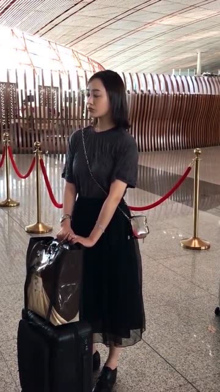 新世界中柳爷的扮演者李纯本人跟角色直接两码事本人很清纯