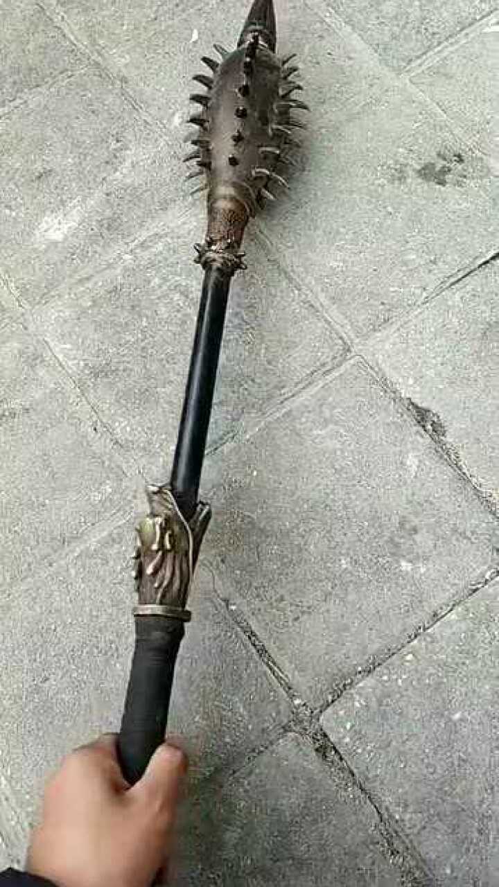 古兵器之一狼牙棒上有108颗狼牙猜猜它值多少钱