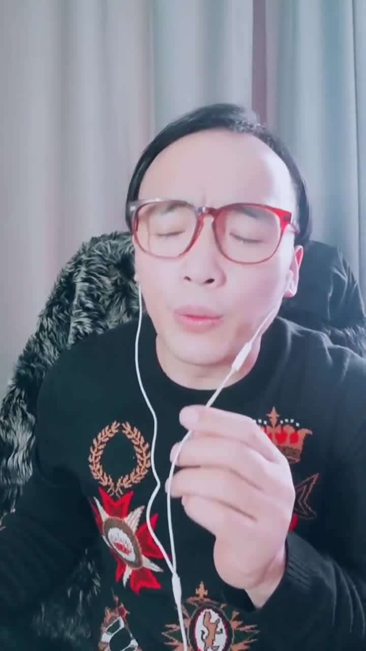 霍云龙唱歌,一首歌唱出男人的心酸,网友:男人好难