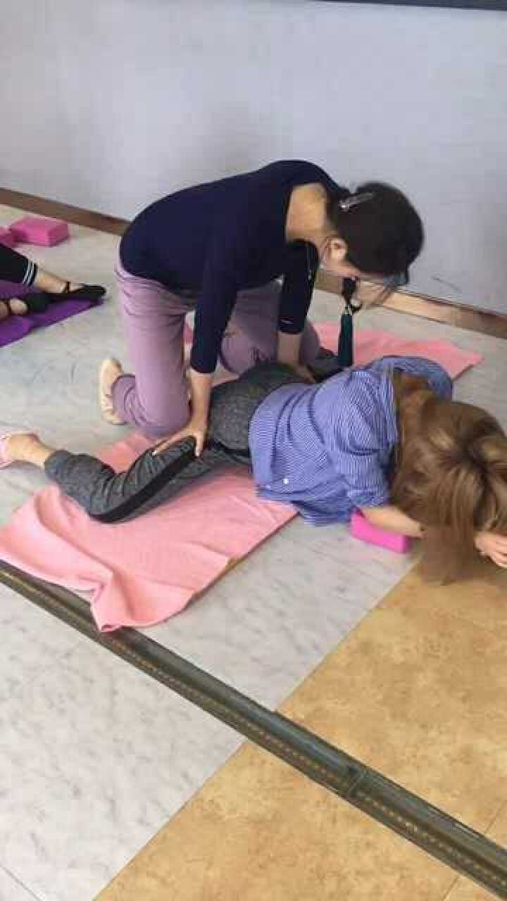 青蛙趴这个动作谁做谁知道,痛苦真的是不言而喻