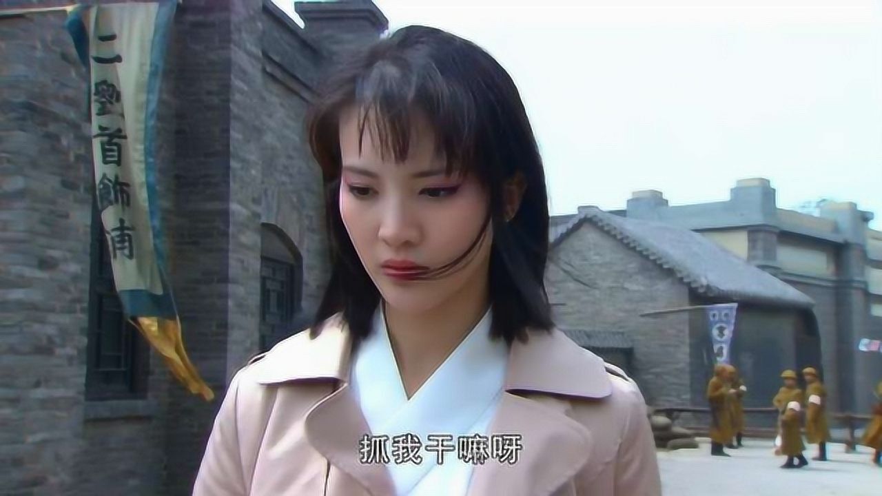 小鬼子当街强抢民女美女有意避开却依旧被盯上这手段让人大开眼界