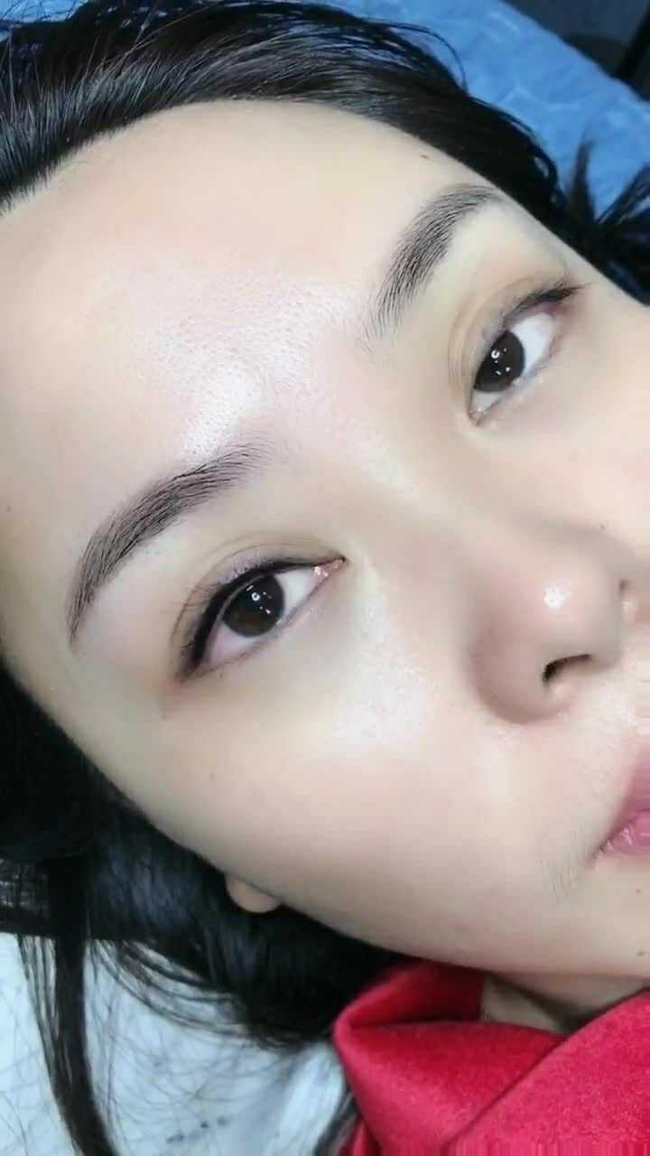 这就是做完美瞳线的效果,做完之后显的眼又大了!