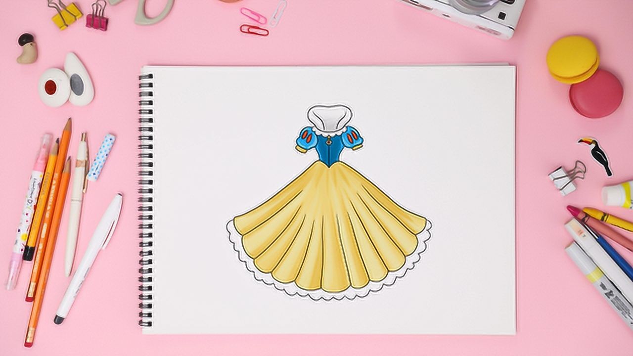 美术老师教你画卡通白雪公主的裙子太漂亮了