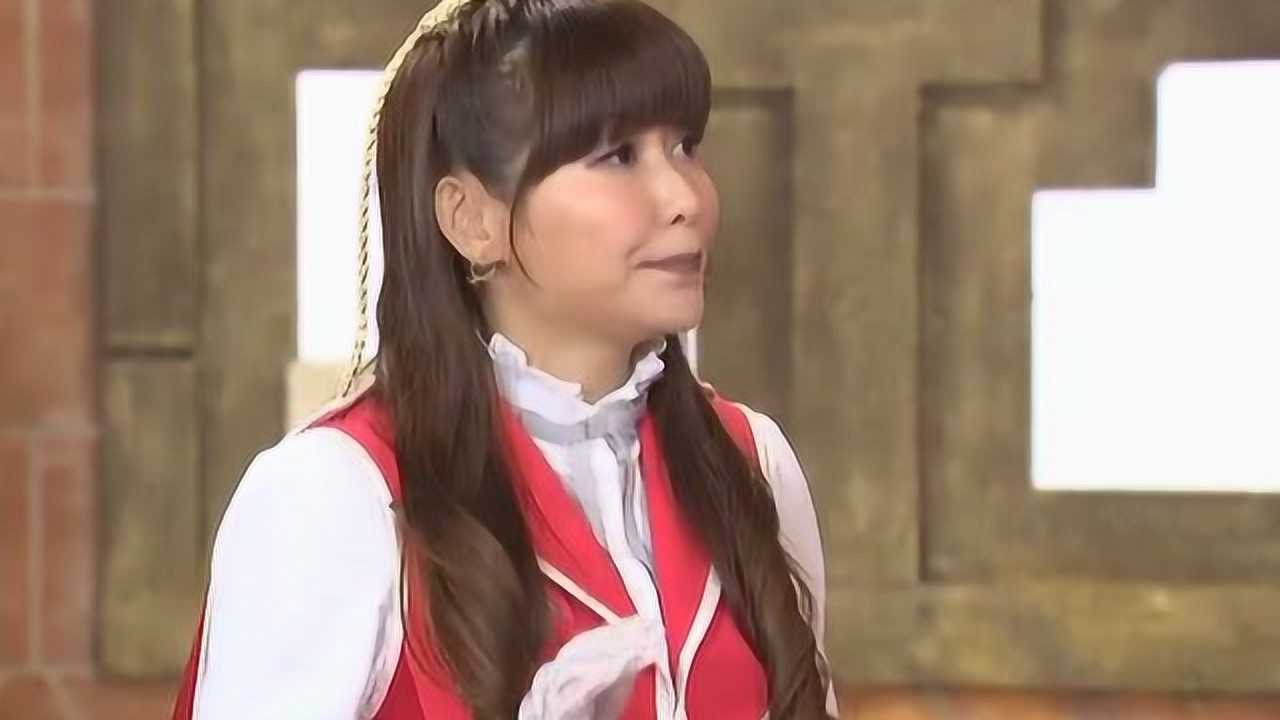 萌学园5而乌拉拉像历代奈亚公主一样化成光芒不灭的宝石