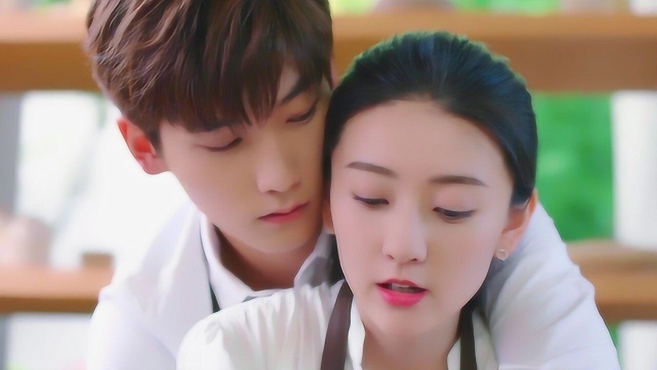 命中注定:王析翊陈嘉欣吻戏太真实!嘴上的口红都亲没了,导演被迫叫停