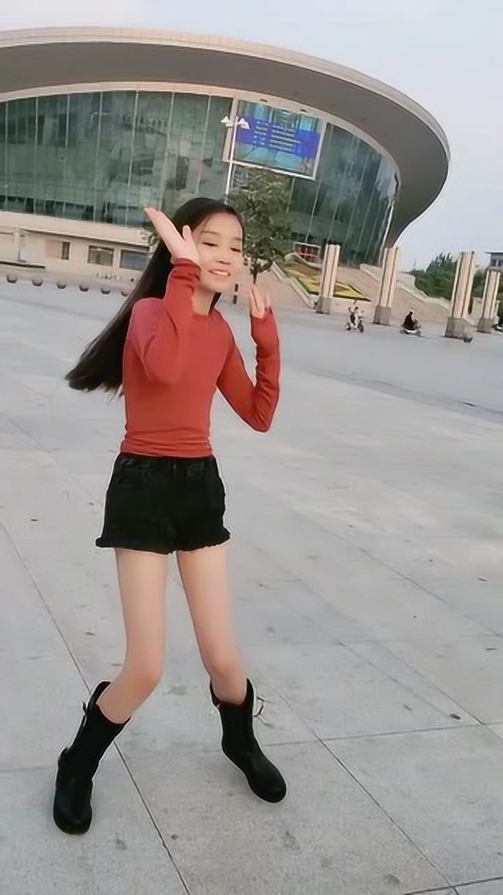 童模宋小睿又唱又跳难怪都说她是大网红确实有这个实力