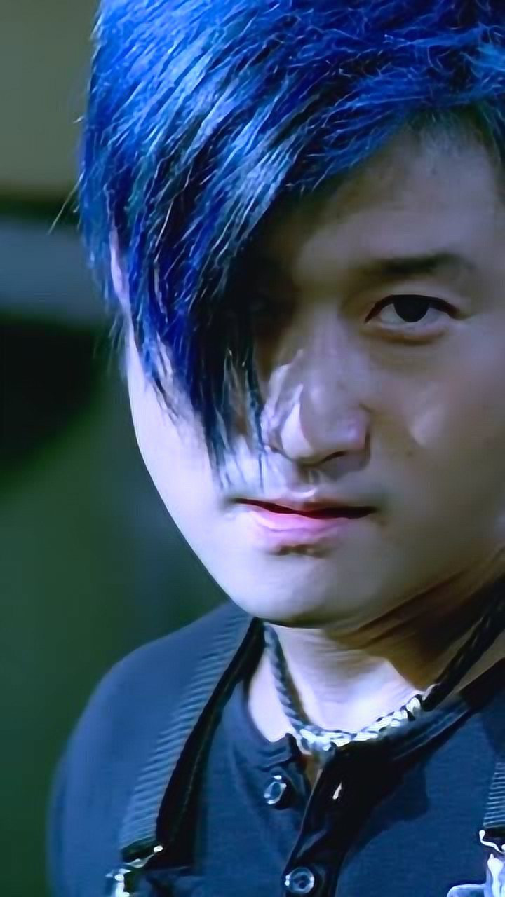 染头发的吴京我还是第一次看到和现在的风格完全颠覆了