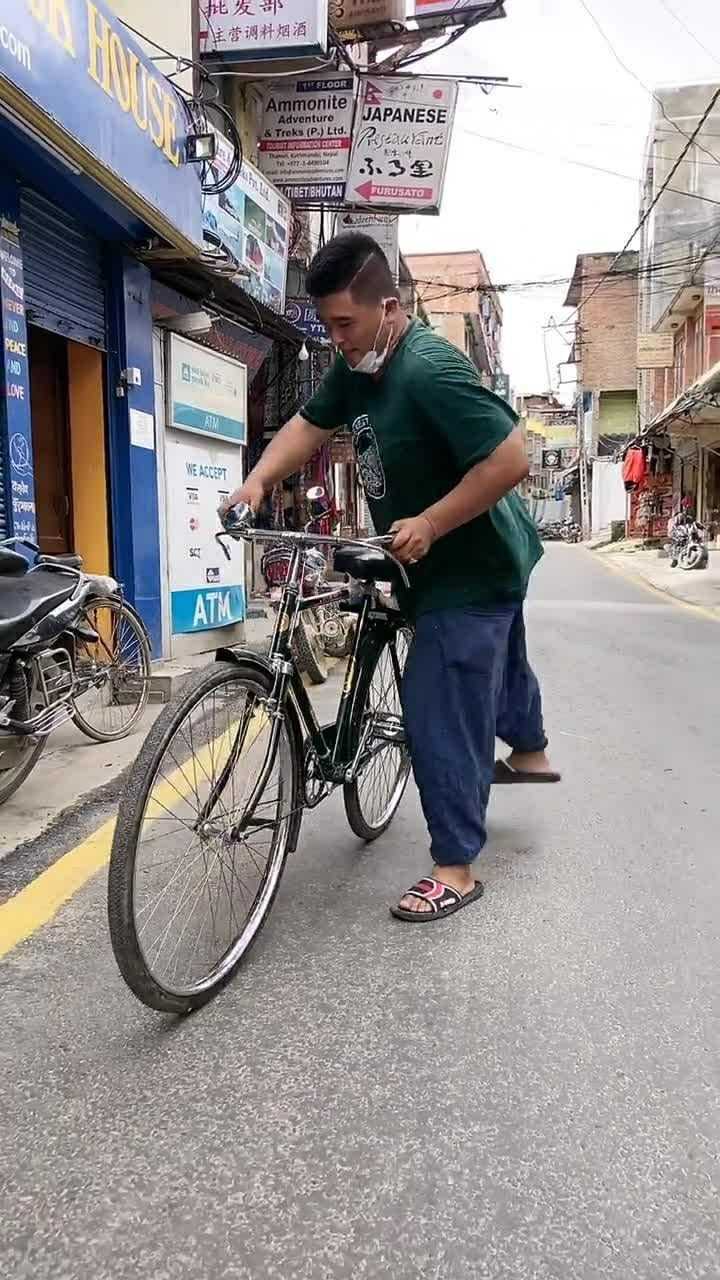 童年的回忆二八大杠自行车小时候你骑过吗