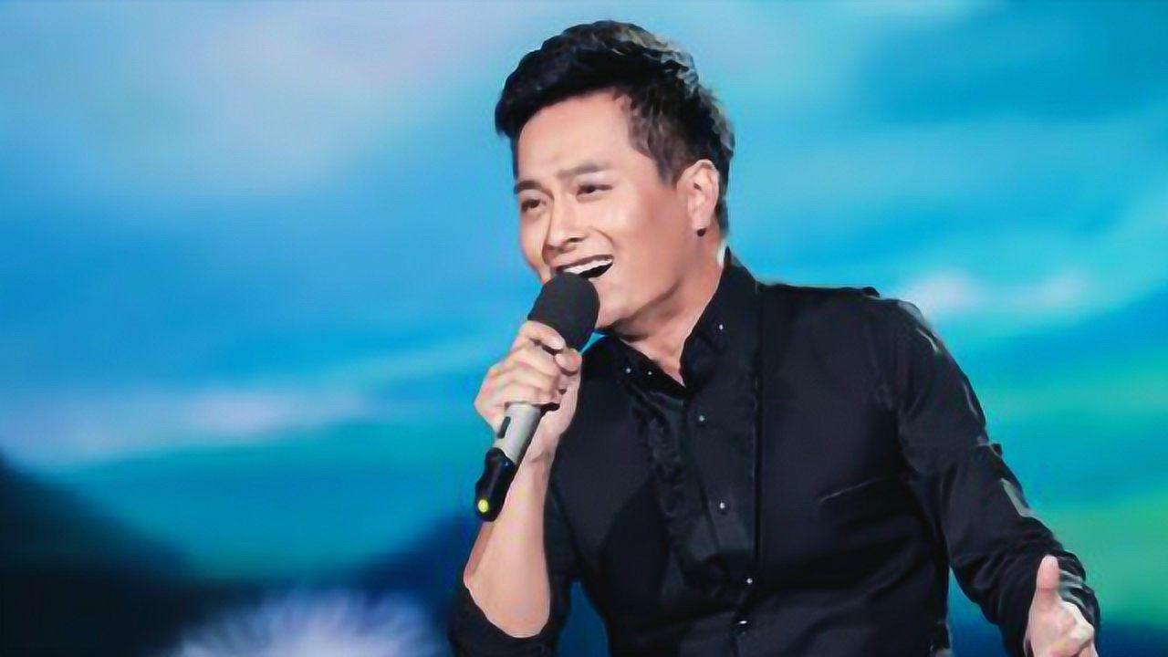 云飞演唱的《献给妈妈的歌》嗓音嘹亮好听极了,百听不厌