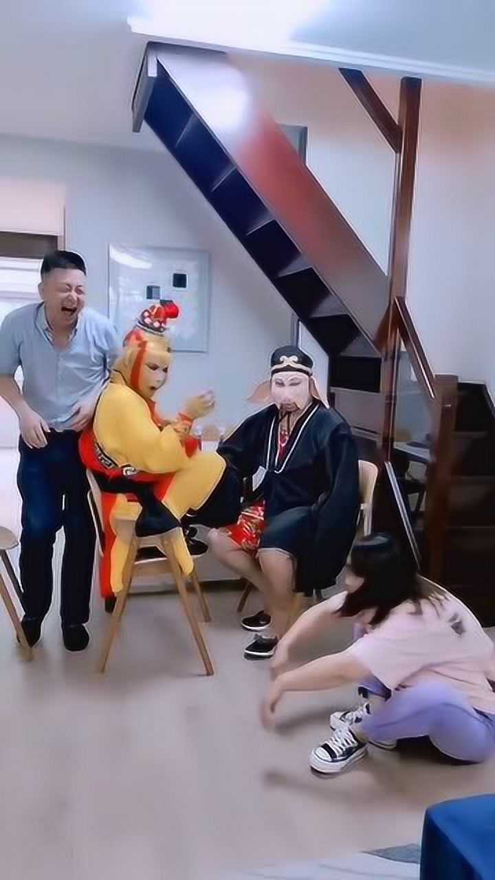 吓哭我了,大师兄二师兄怎么来我家做客了啊!