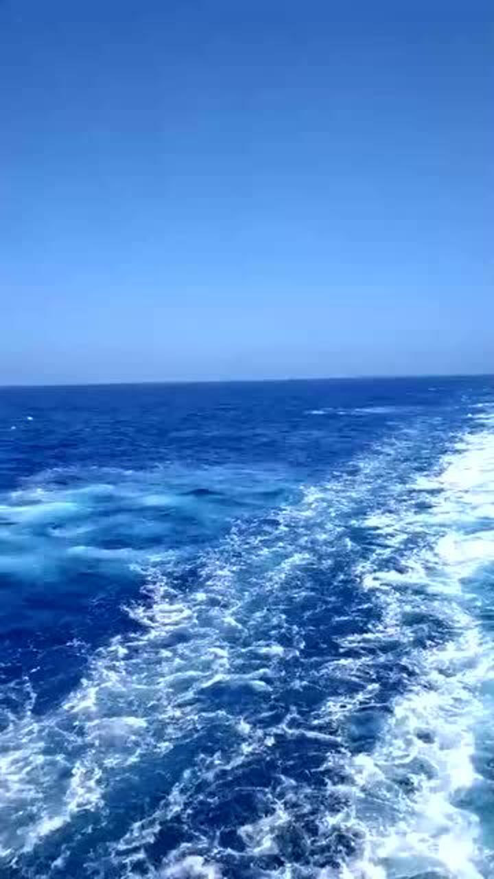 太平洋的海水真的是蓝色的,这么好看的海洋,你还有深海恐惧症吗