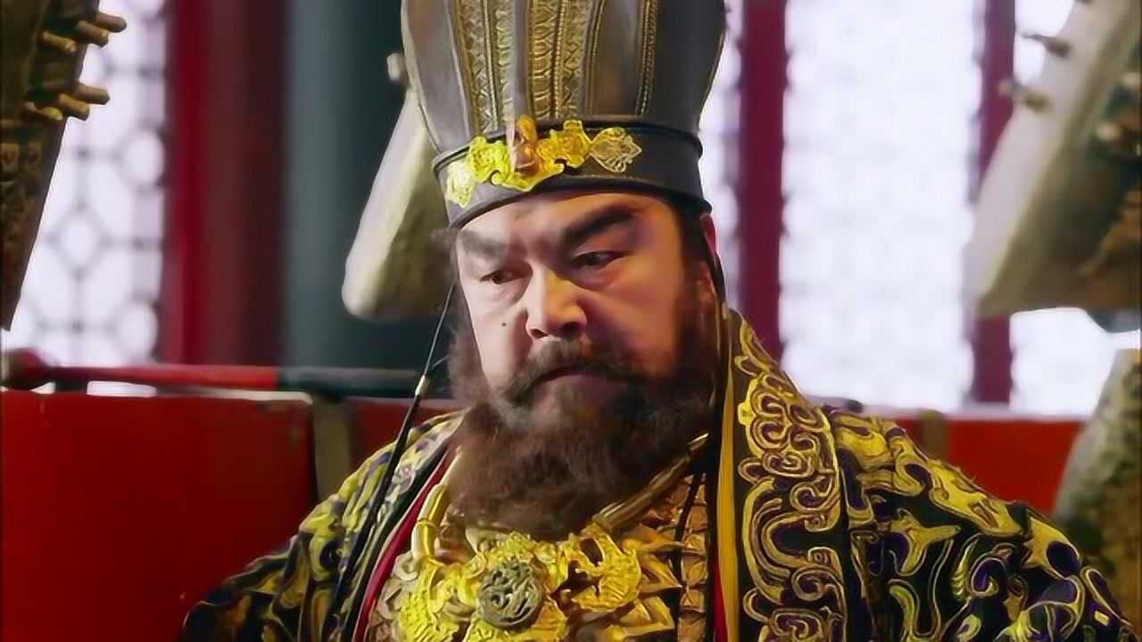 董卓得不到护国神器,无法号令天下服顺,在府中大发雷霆!