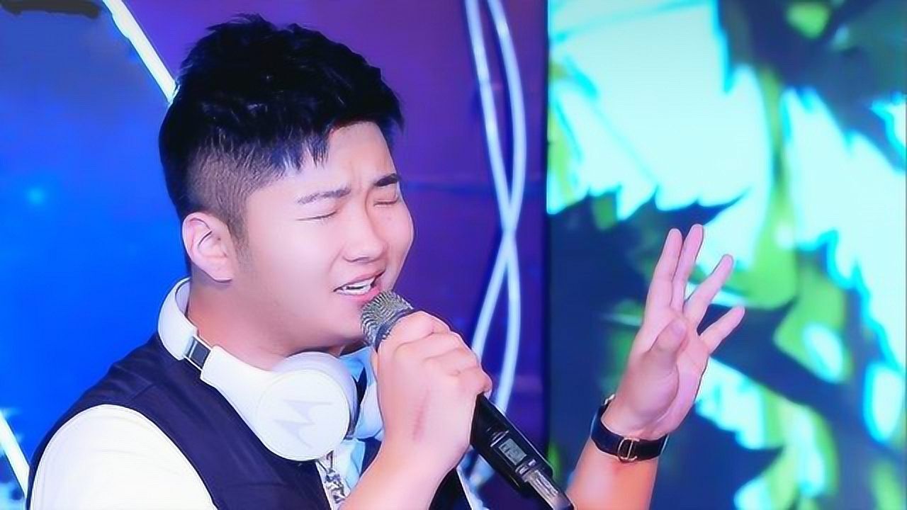 白小白在杭州演唱歌曲我爱你不问归期超清现场版