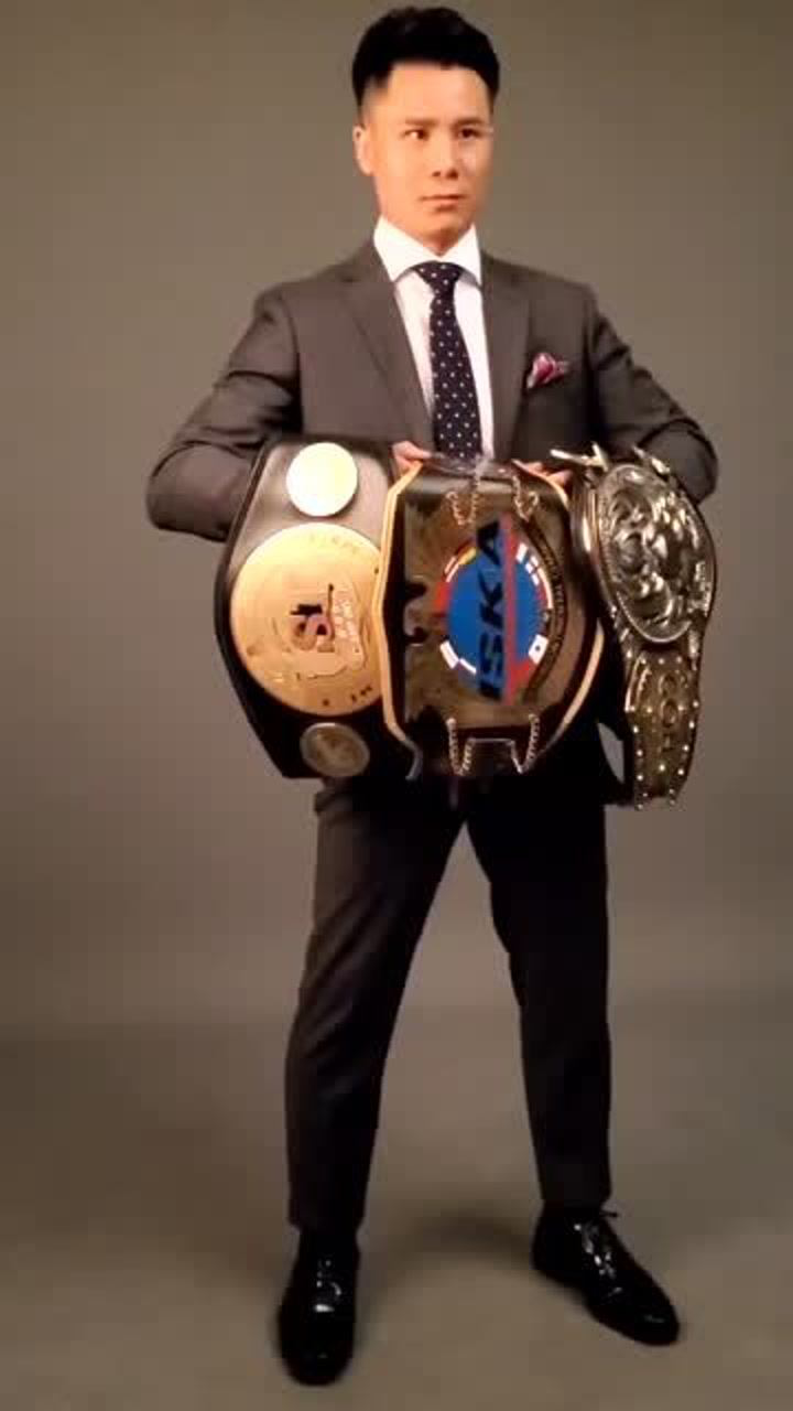 听说有人要挑战邱建良看到这些金腰带你还敢吗