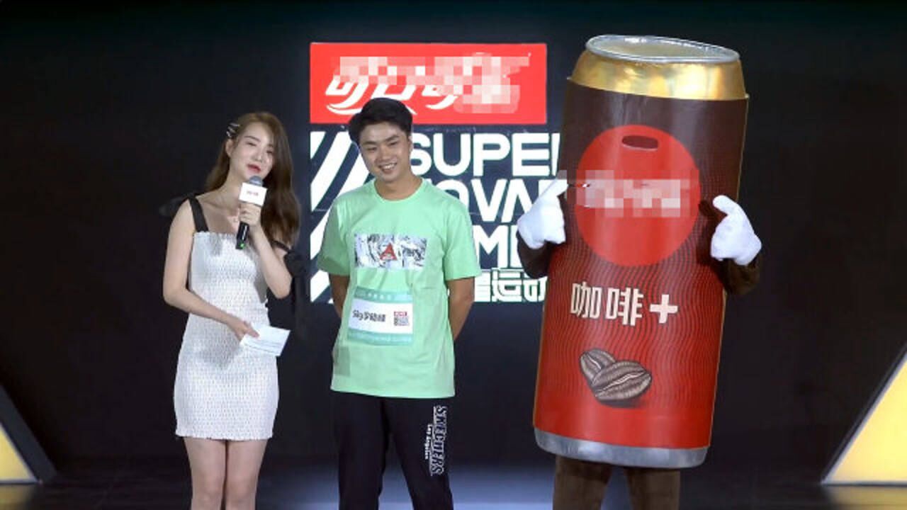 超新星运动会美女主持人采访李晓峰