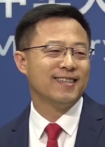 可可爱爱!看到记者又提问又摄像,赵立坚:应该给你发两份工资!