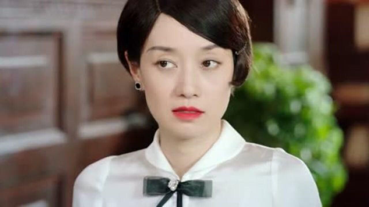 旗袍美探罗秋恒告知安子玉是个有前科的人之前打架被抓进来过