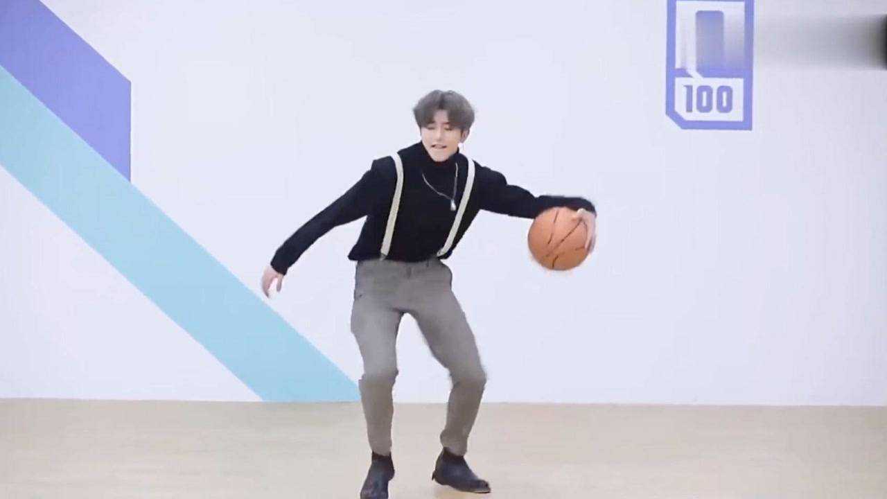 蔡徐坤篮球舞加长版，每一个打篮球的人都很帅_高清