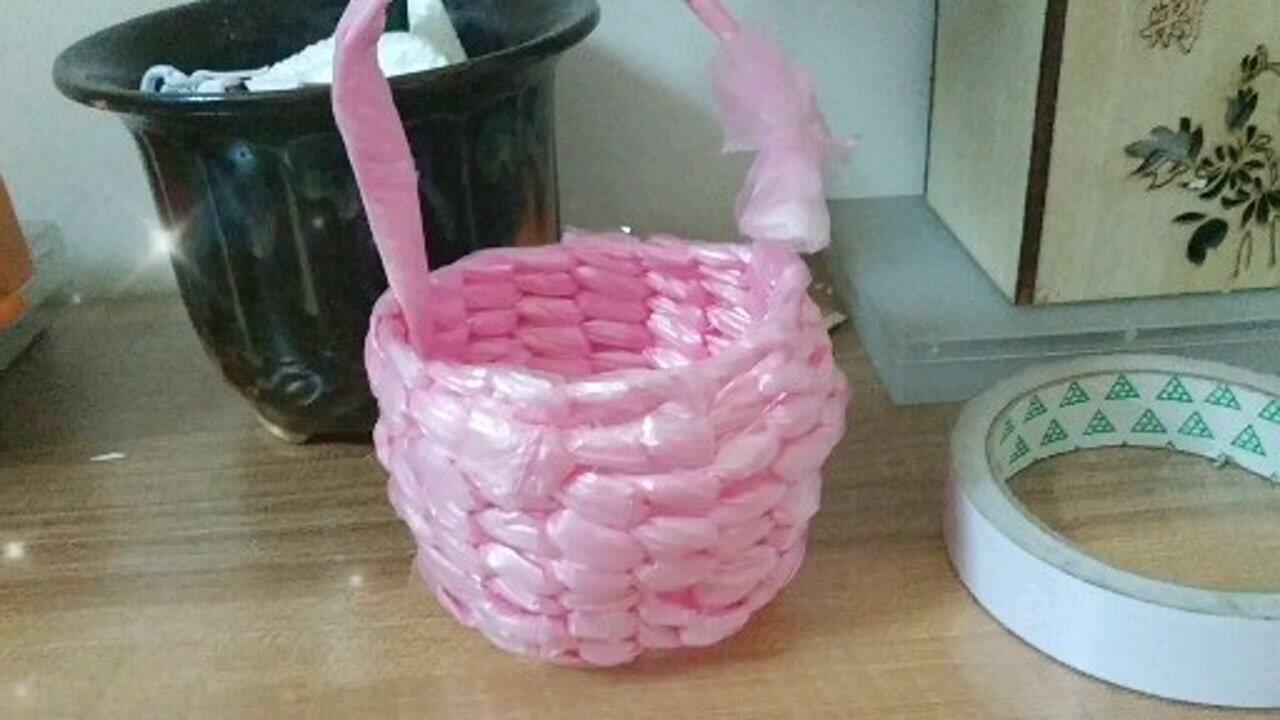 用矿泉水瓶手工制作花篮_腾讯视频