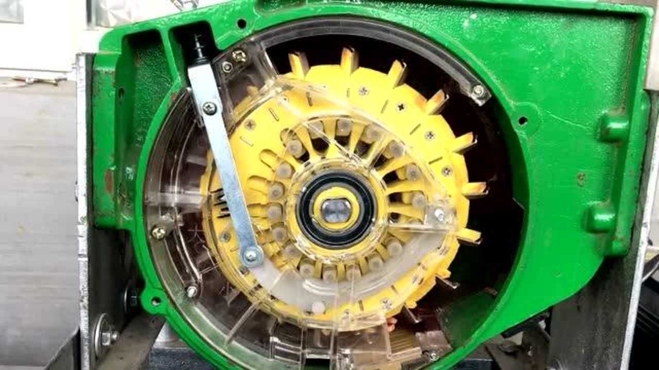 勺夹式排种器的使用特点_腾讯视频