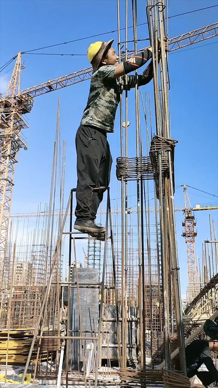 这小伙干活太让人着急了