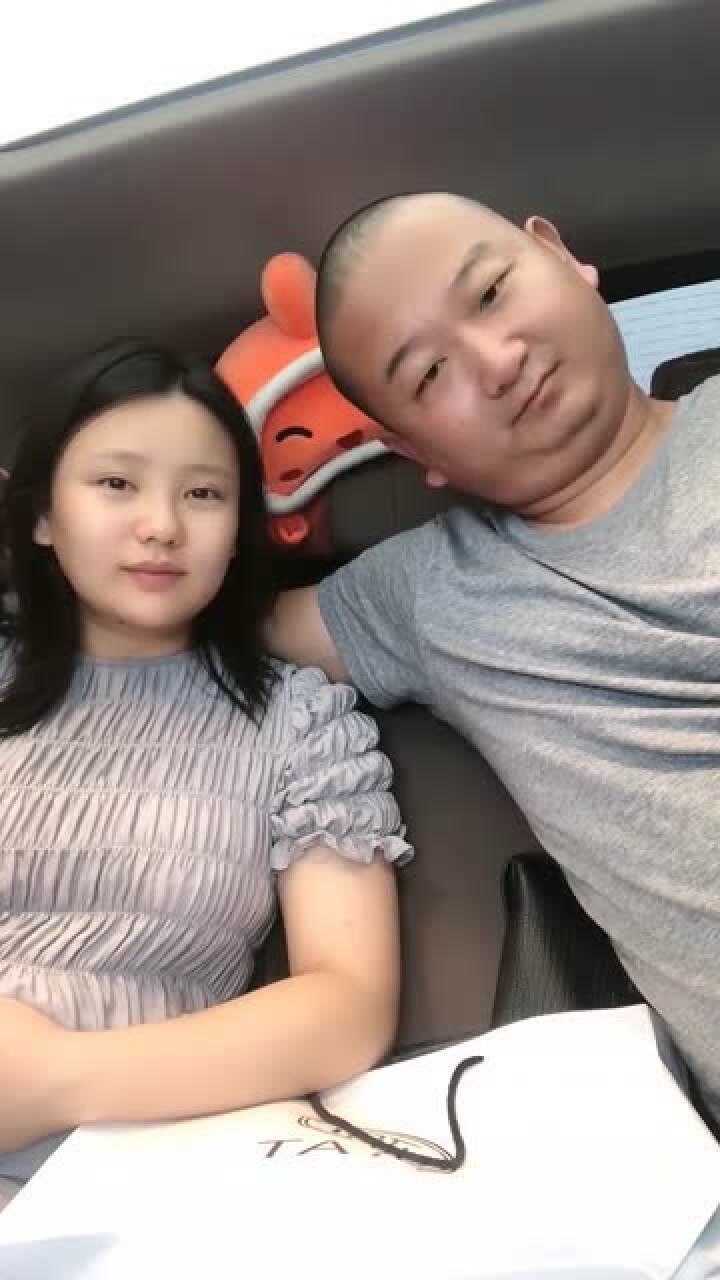 giao嫂眼光真好,陪着giao哥四年,如今giao哥都买车了