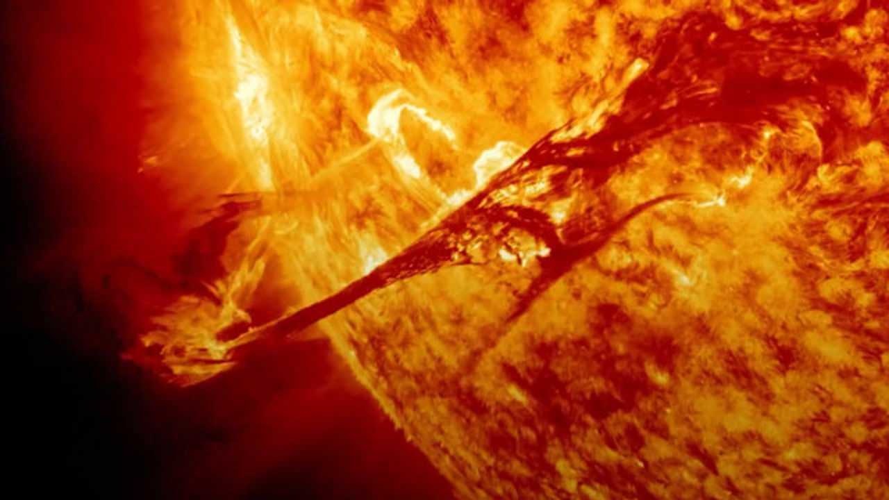 太阳耀斑是什么它的产生会对地球造成什么影响吗