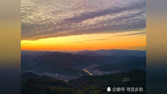 大山里的晚霞美景,都柳江岸上县城美,神秘从江苗侗情