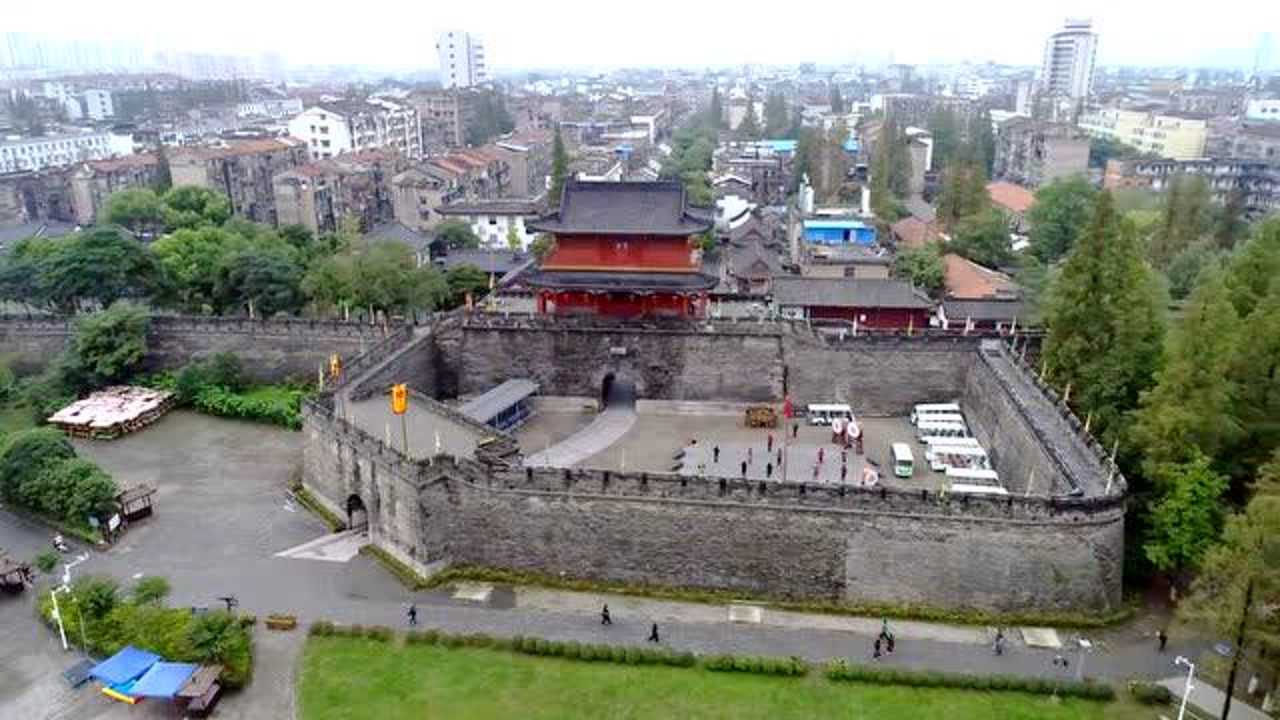 航拍荆州古城墙宾阳楼