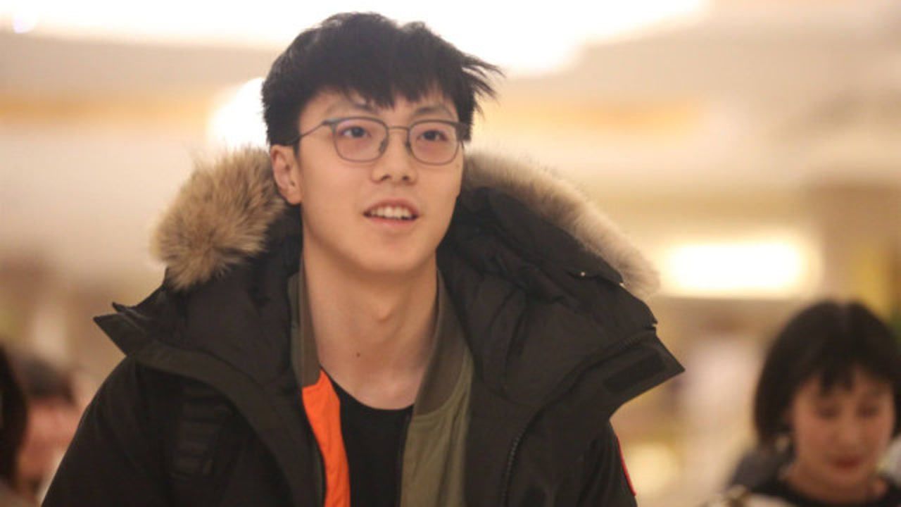 胡明轩女友意外曝光身材颜值不输模特赵睿喊话女粉丝来我这