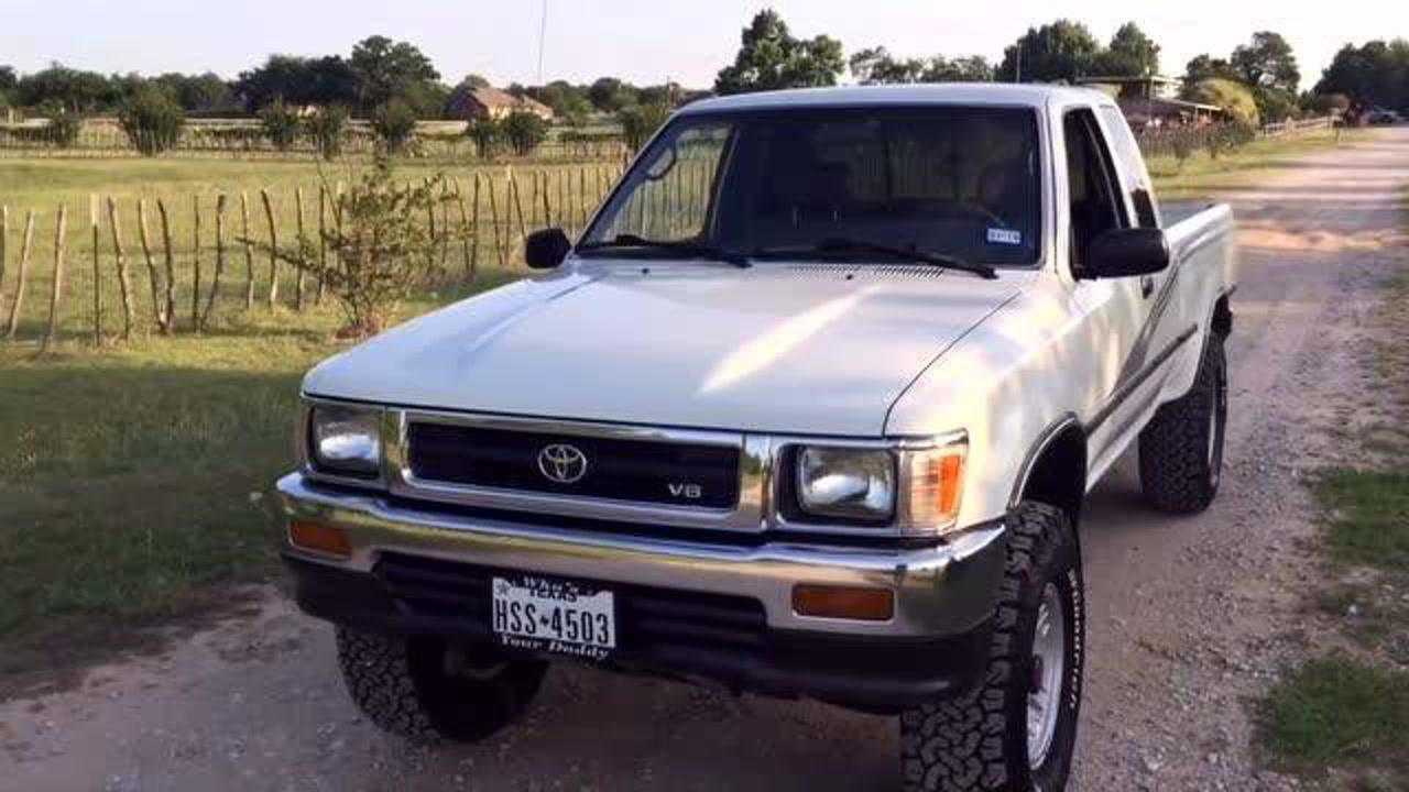 93年的丰田皮卡hilux,自带四驱,看起来保养的不错