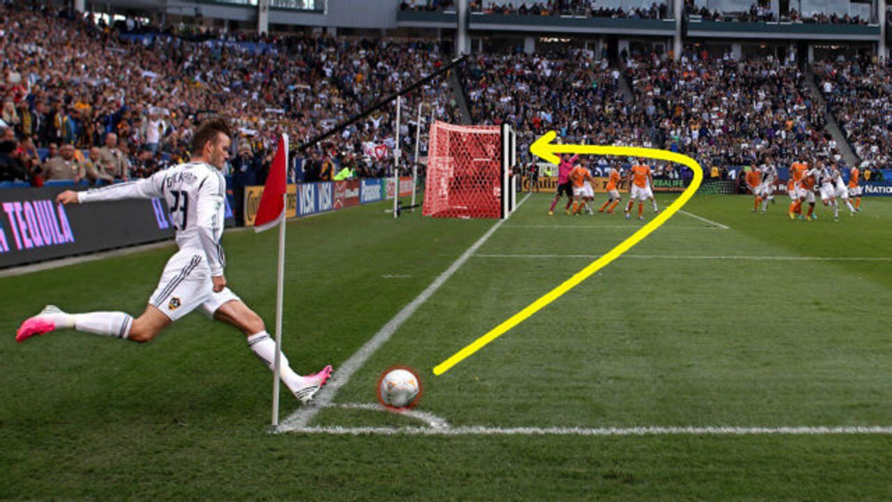 贝克汉姆生涯最骚一球,直接把角球当任意球踢,门将崩溃:他作弊!