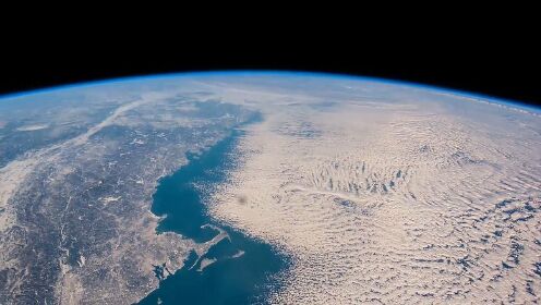 来看看！这里是美国东海岸的冬天，从太空看很美