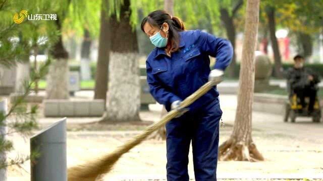 21年,自泉城广场建成起,她就把自己“卖”给广场了