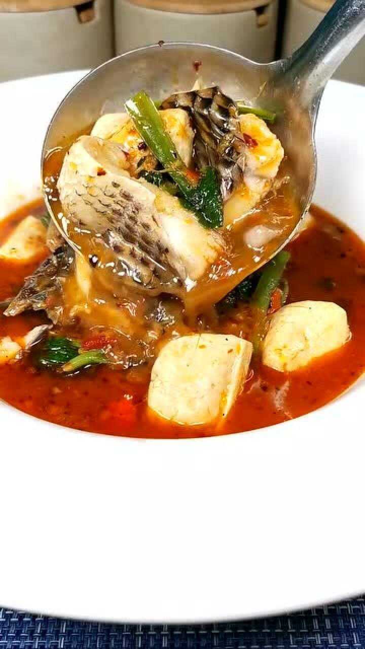 臭豆腐煮鱼吃过吗,好吃到让你转圈圈