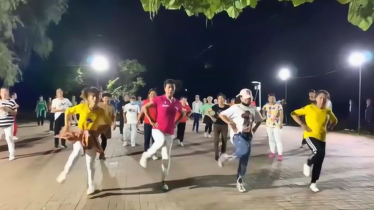 鬼步舞6个基本动作,鬼步舞分解教学基础-鬼步舞教学基础舞步