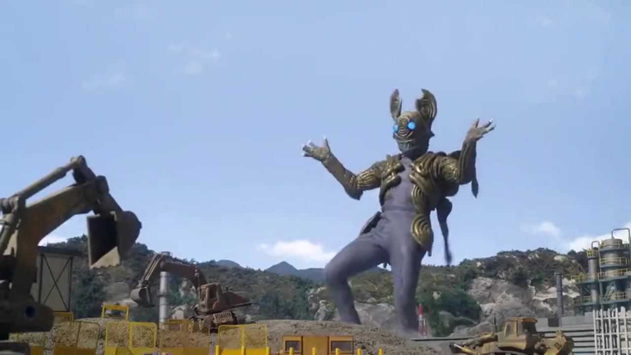 泽塔奥特曼巴罗萨星人拿出数十把武器还真是个武器达人