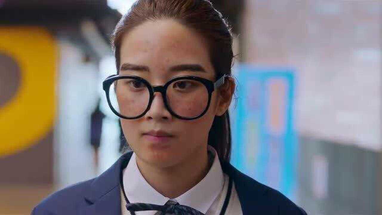 女神降临买个包子都能被嫌弃你说林周京得多难看呀