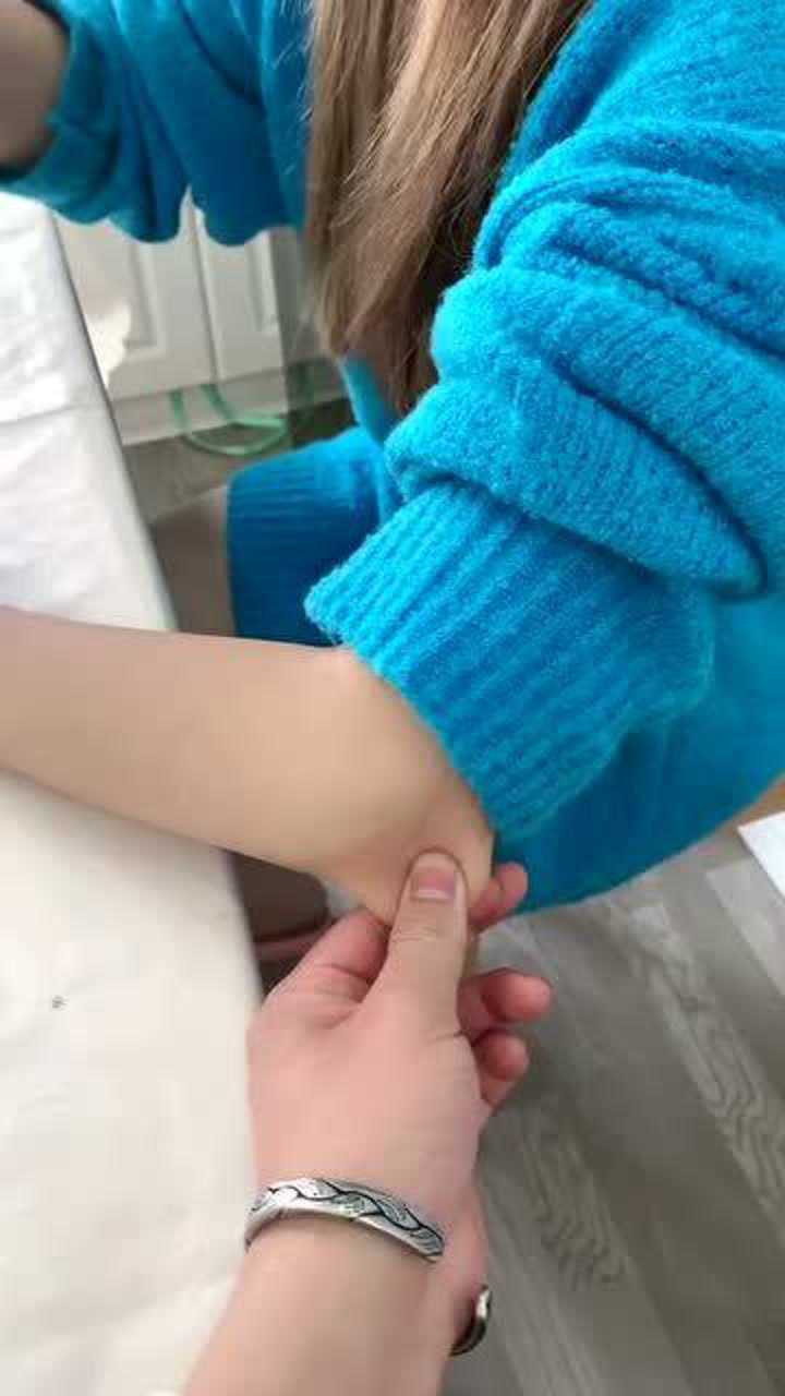 胳膊肘怎么捏都不疼,这是为什么呢?不信你们试试