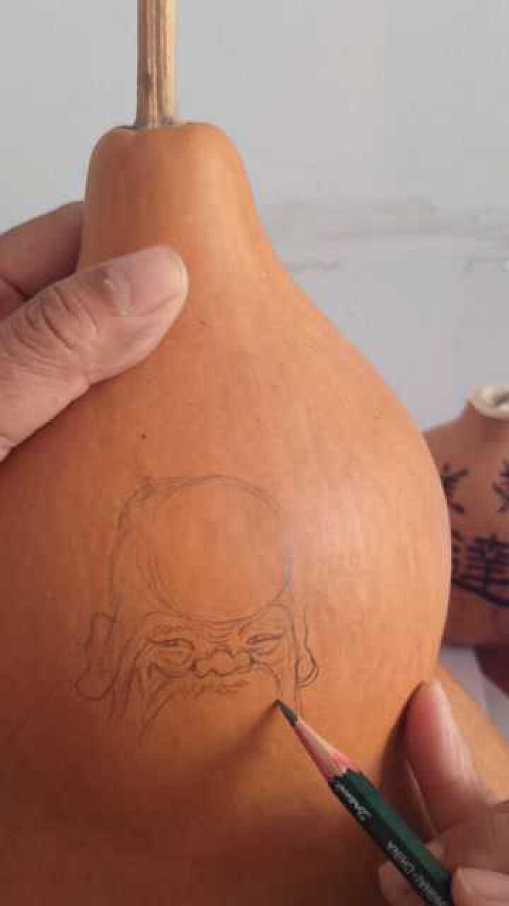 葫芦烙画第一步打底稿