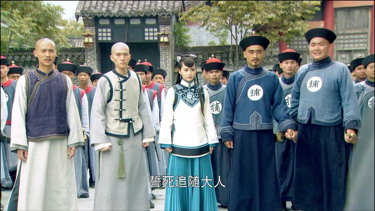 糊涂县令郑板桥私自开仓放粮手下这次不来劝阻追随他一起干